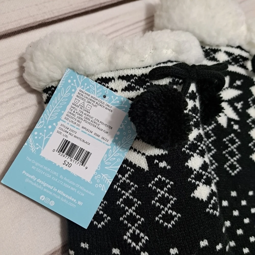 Muk Luks Black and White Cabin Socks L/XL 8-10